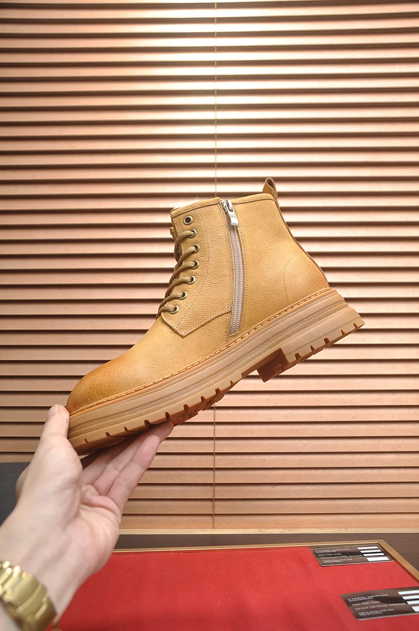 Men's shoes 💰680💶【UGG】(full genuine wool lining) Please pay attention to the quality of the original order and compare the thickness of the wool 🏮🏮Hot style Martin boots from Australia's warm luxury brand men's shoes, official website synchronization, Beckham men's style..., made of imported top-layer waxed cowhide, waxed toe box, Australian real wool velvet lining Carefully sewn...Imported rubber Martin boots outsole (comfortable, soft and wear-resistant). I really like the quality...Exquisite workmanship, you can't put it down once you see it. Code number 39-44